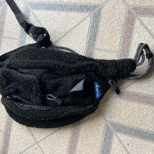 Kavu Black Sherpa Sling Bag